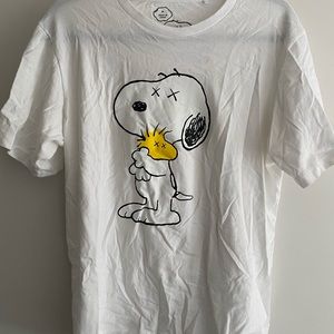 KAWS x Peanuts Uniqlo t-shirt